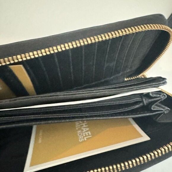 MICHAEL Kors Jet Set Travel Continental Wallet black bag New - Picture 10 of 14